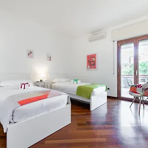 Roomy With Terrace & Parking Bari