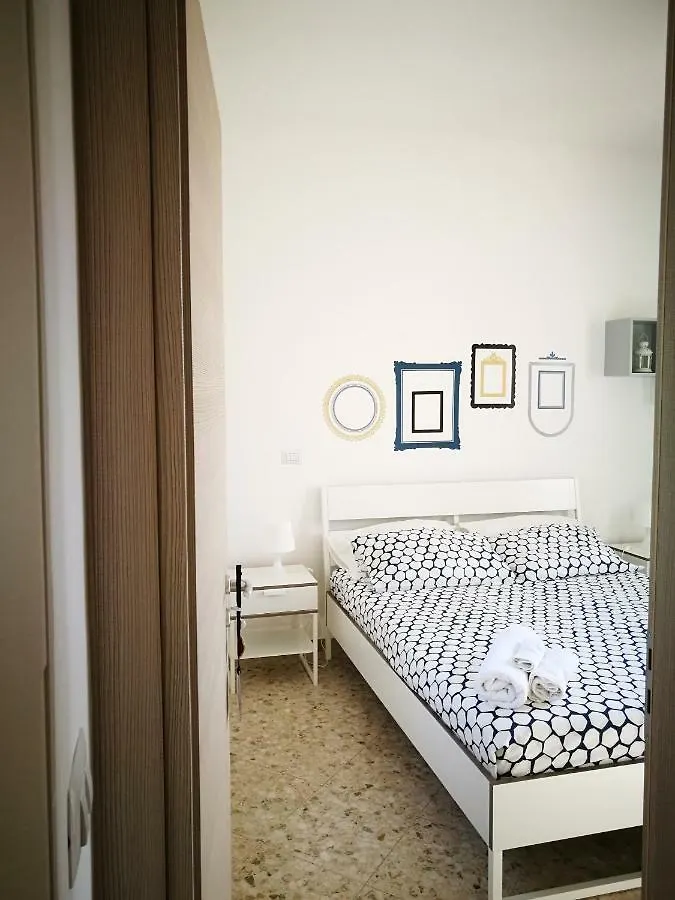 Simply House In Bari Apartman 0*,